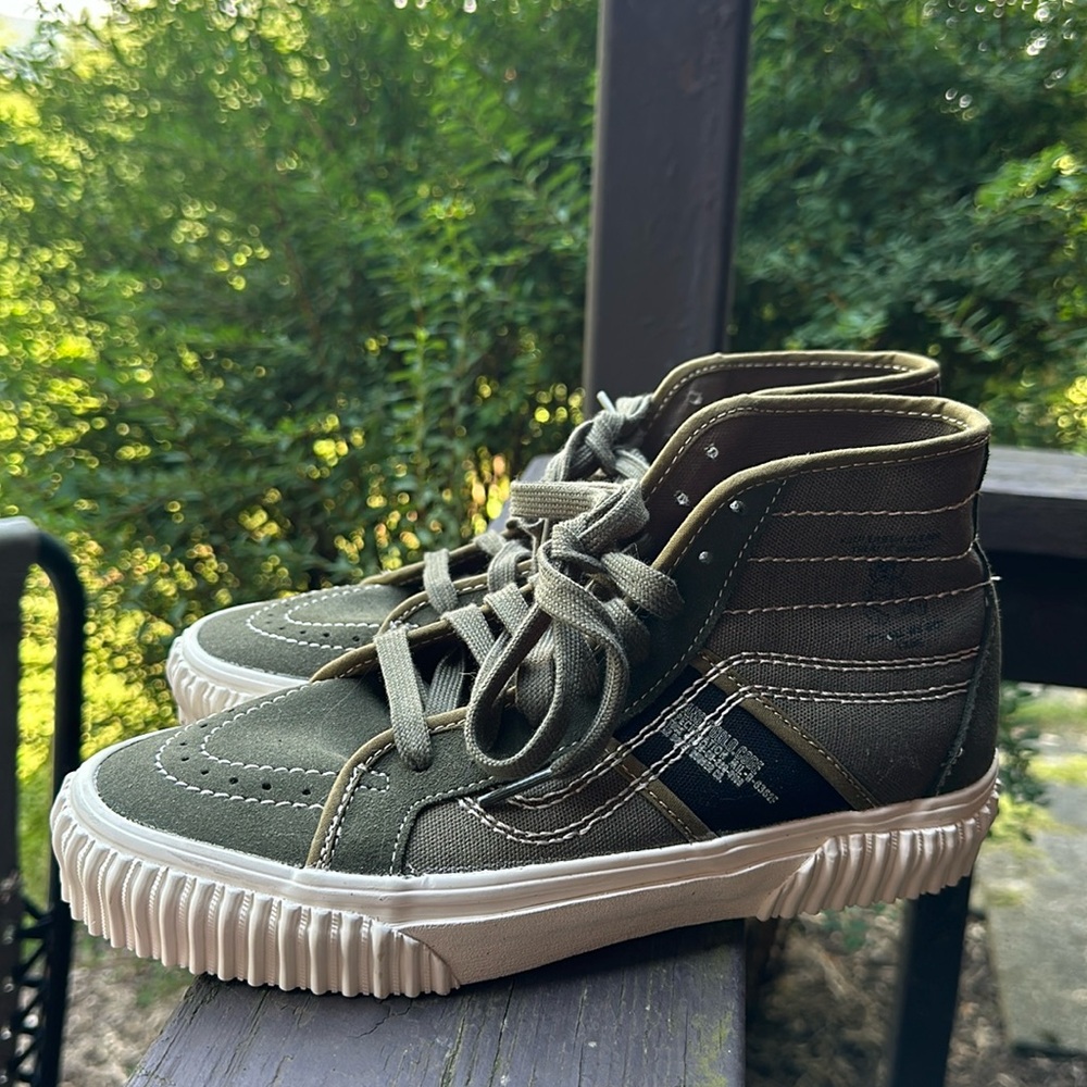 VANS SK8-HI GYM ISSUE World Code Green Canvas Suede Women’s Sneakers VN0A5JIUA06